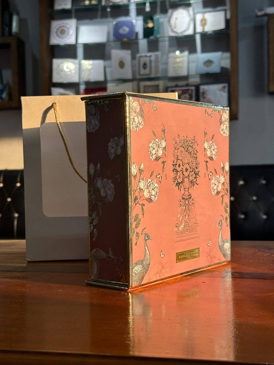 Customized Sweet Box With Wedding Invitation — photo 2