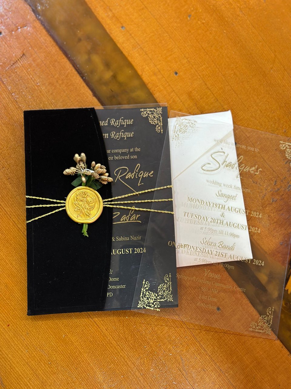 Elegant Customized Wedding Invitations — photo 1